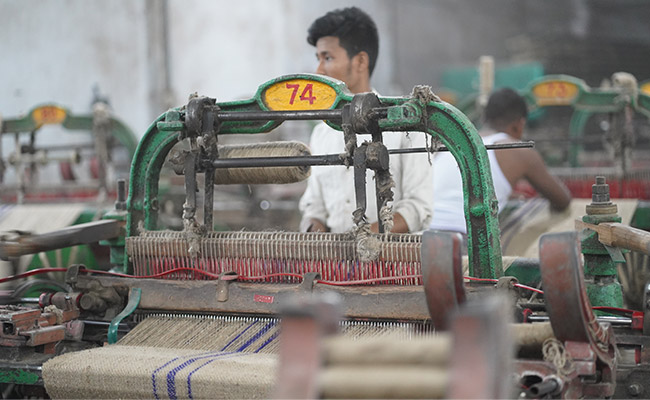 "yarn to fabric making process"